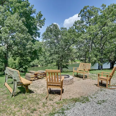 Waterfront Kimberling City Apt With Pool And Dock!